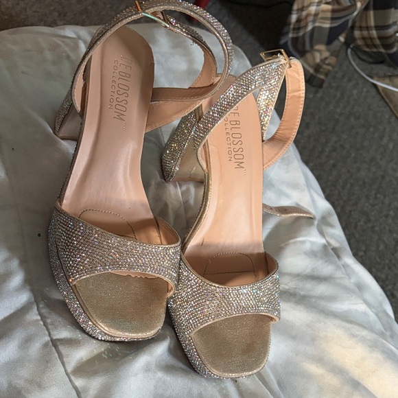 De Blossom Collection Glittering Silver Heels - Picture 2 of 3